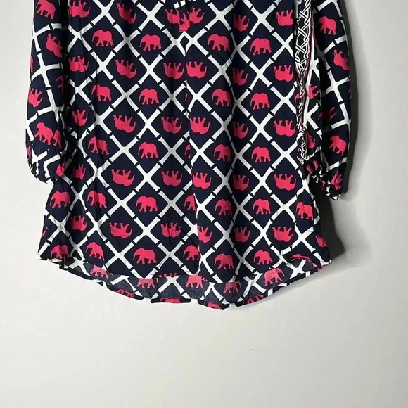 Crown & Ivy Women’s Multicolor Elephant Print 3/4 Sleeve Vneck Blouse Size M - Picture 4 of 7